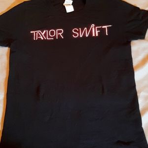 Taylor swift 1989 concert shirt